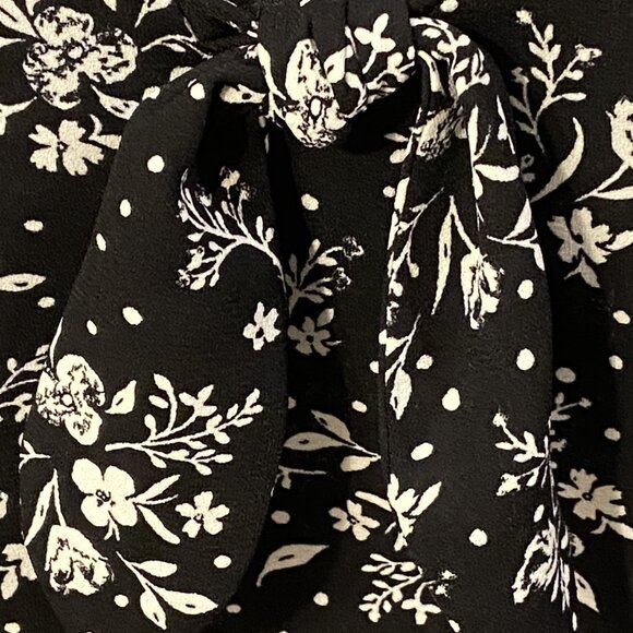 Lauren Conrad Flutter Sleeve V-Neck Blouse with Bow - Picture 2 of 7